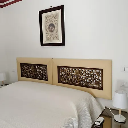 D&P Suites 1 Salemi Room photo